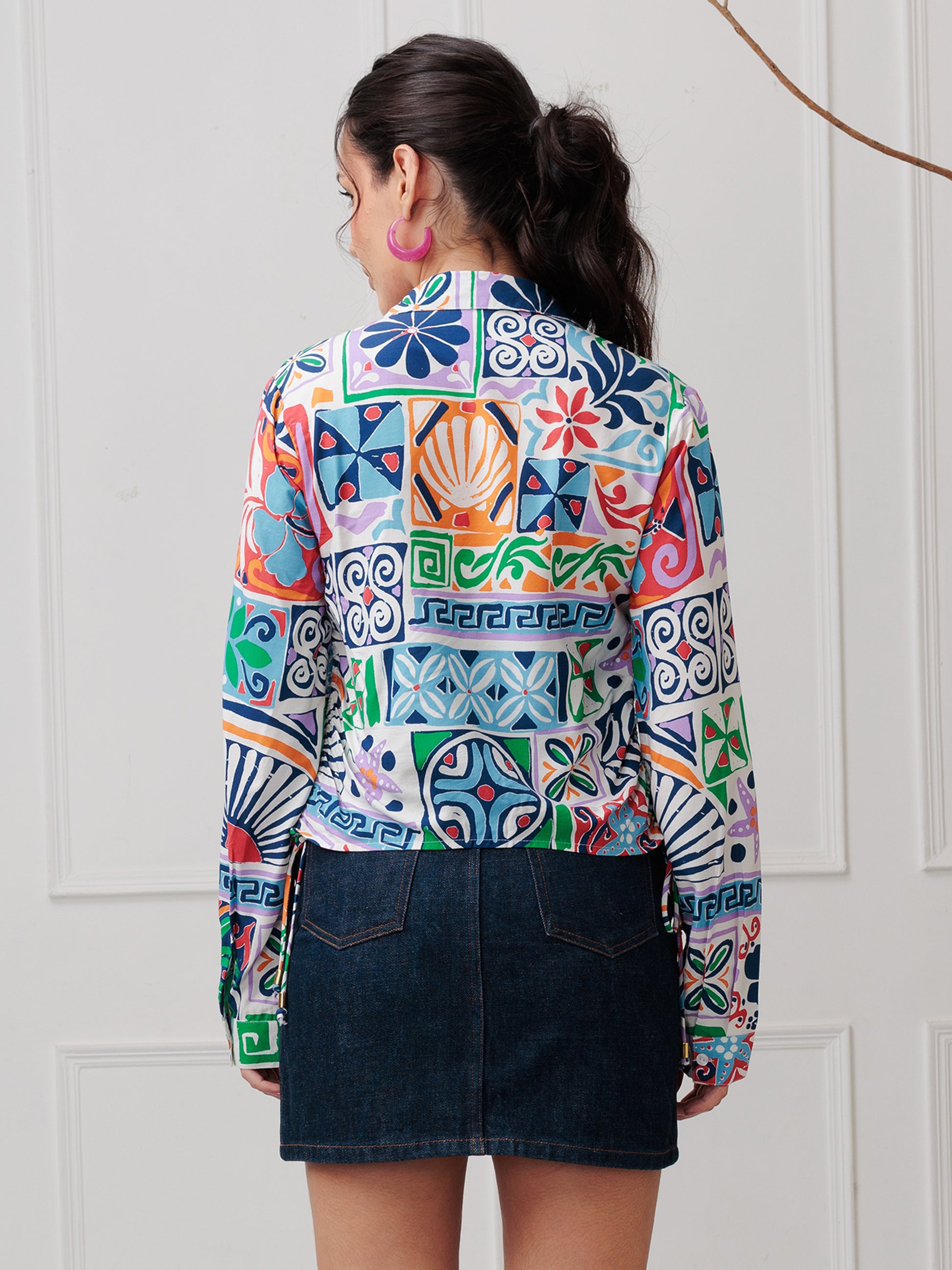 BACK POSE OF SHIRT