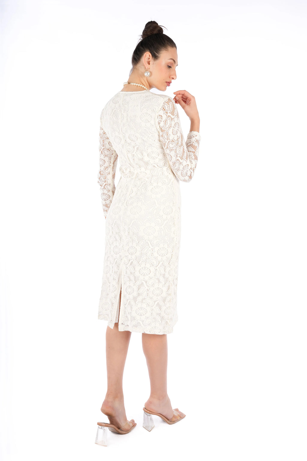 Leyna Off White Floral Cotton Nylon Fitted V-Neck Full Sleeve Top